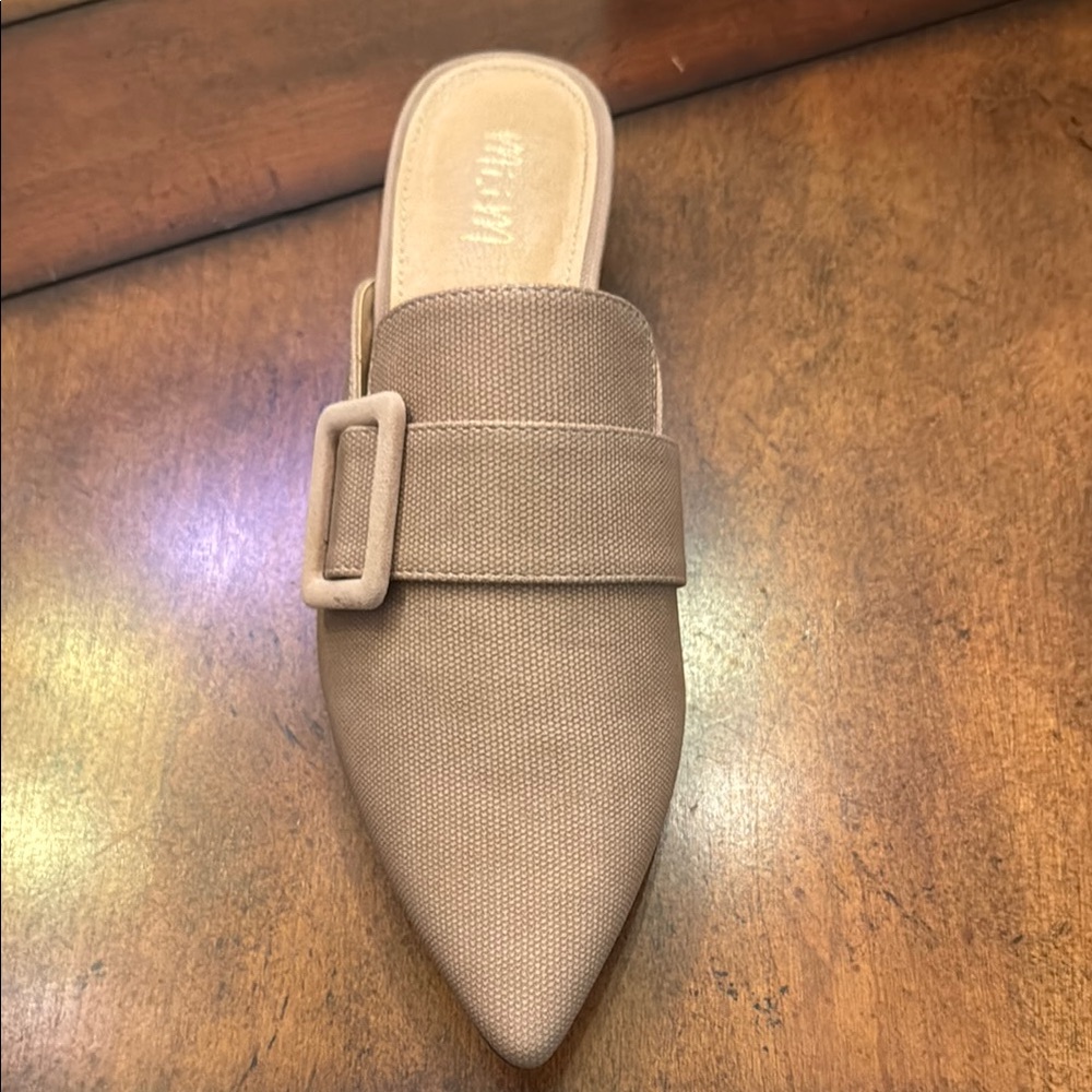 Mi.iM Elegant Tan Slip-On Mules Size 9